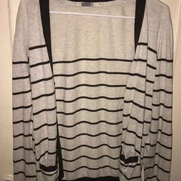 men's white and green cardigan - Picture 2 of 3